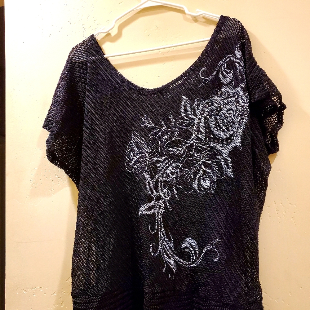 Net rose black top